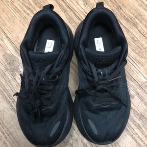 Woman size 6 like-Hoka sneakers